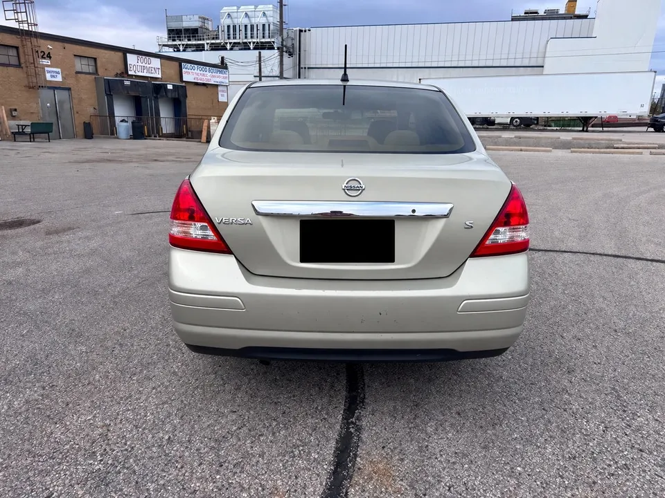 Nissan Versa 2007 photo 2