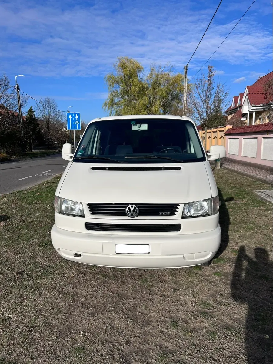 Volkswagen Caravelle 2001 photo 2