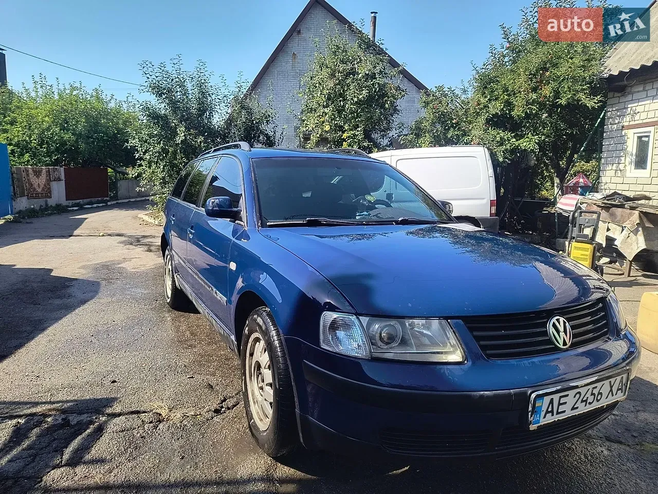 Volkswagen Passat 2000 photo 2