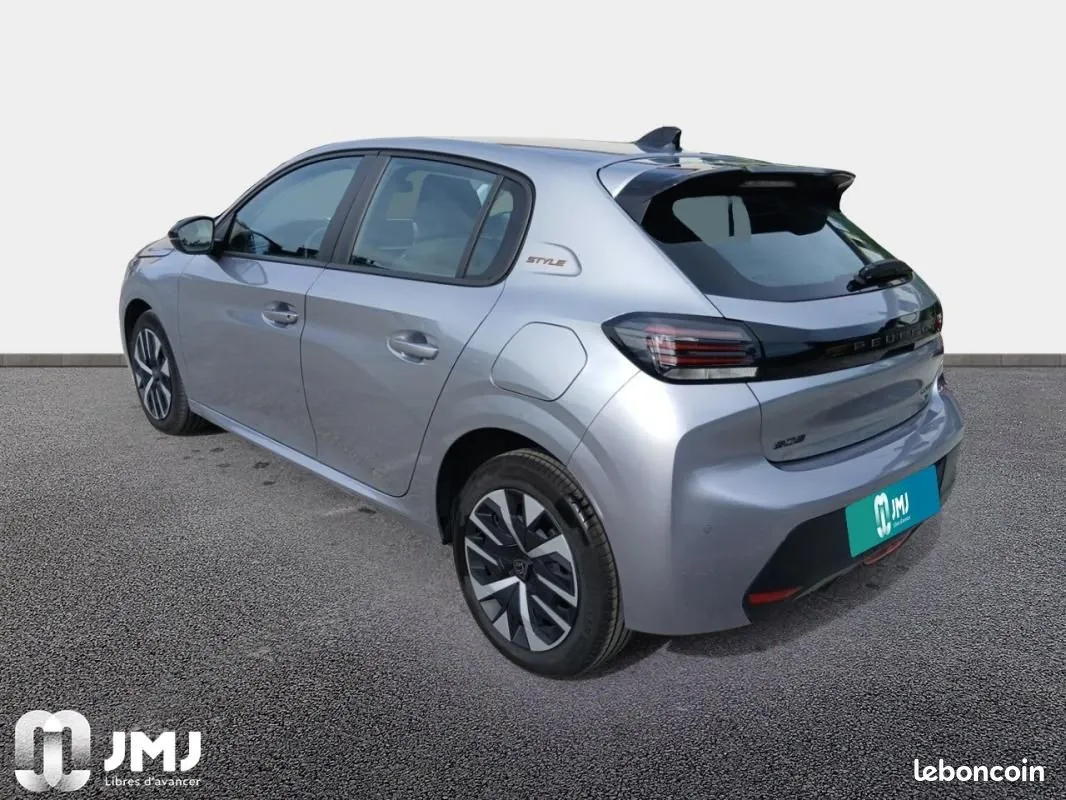 Peugeot 208 2025 photo 2