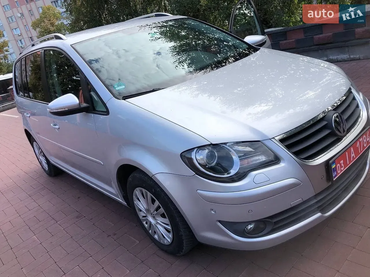 Volkswagen Touran 2010 photo 4