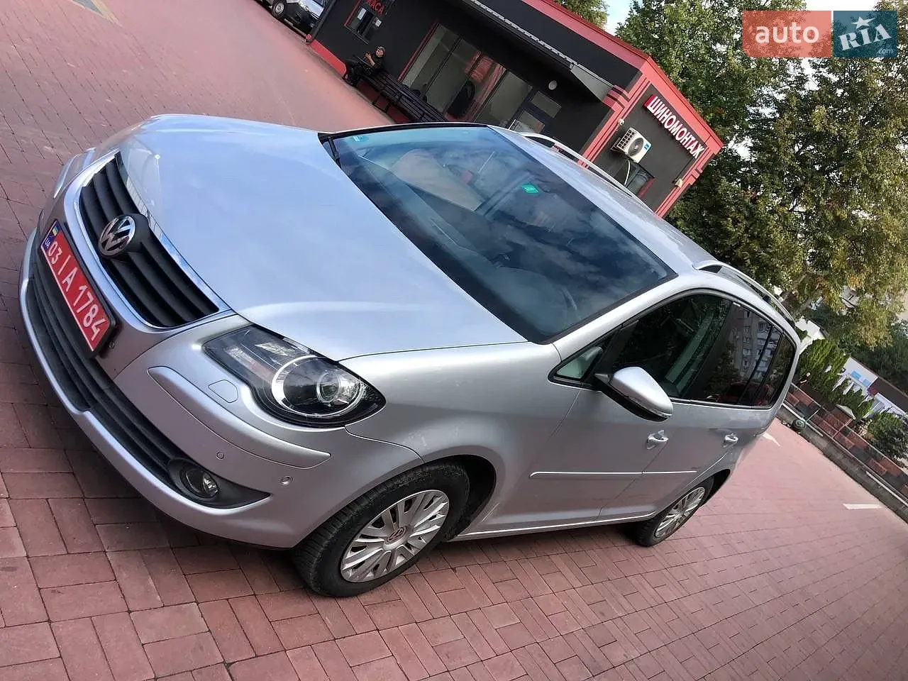 Volkswagen Touran 2010 photo 3