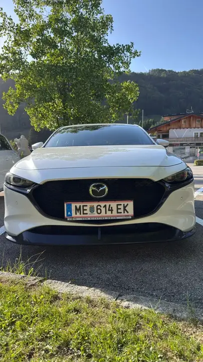 Mazda Mazda3 2019 photo 3