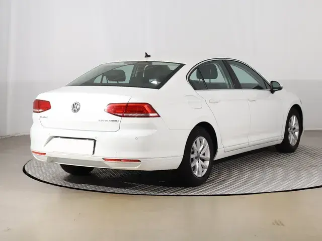 Volkswagen Passat 2015 photo 4