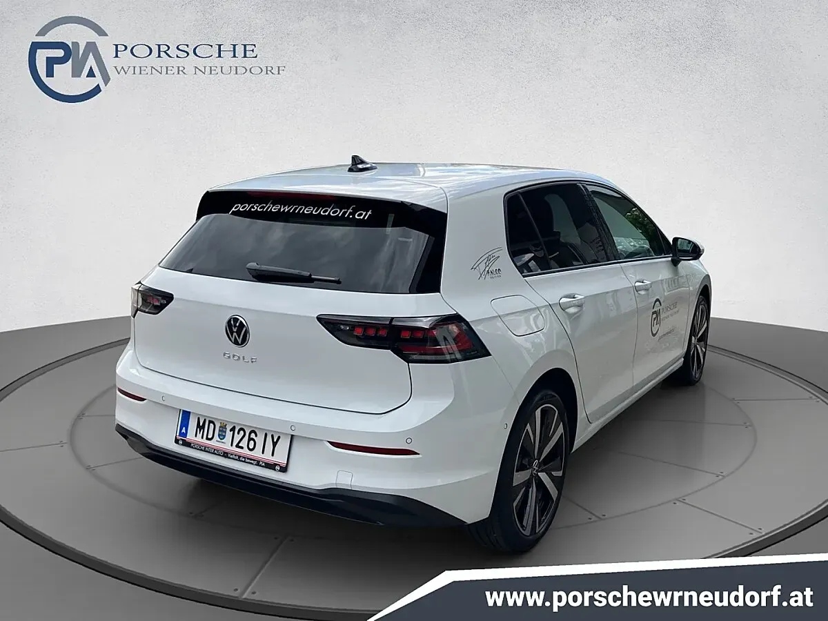 Volkswagen Golf 2026 photo 2