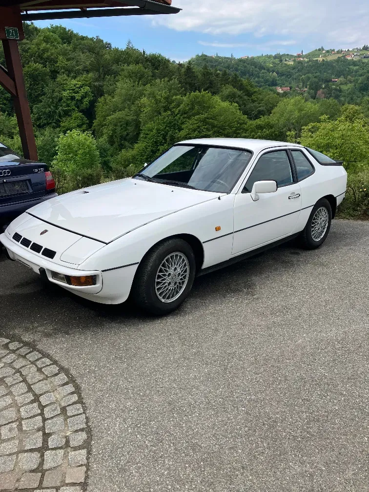 Porsche 924