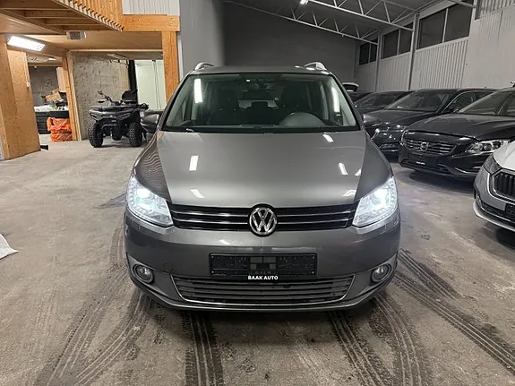 Volkswagen Touran 2011 photo 4