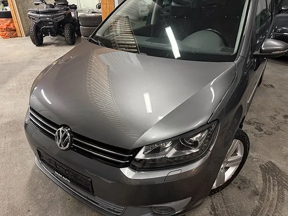 Volkswagen Touran 2011 photo 3