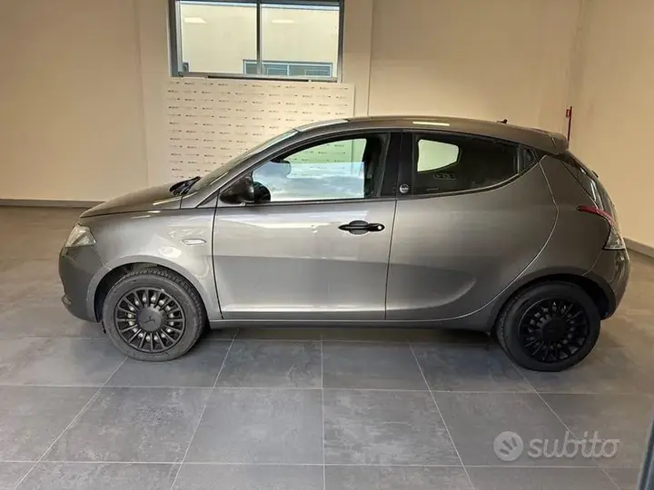 Lancia Ypsilon 2021 photo 2
