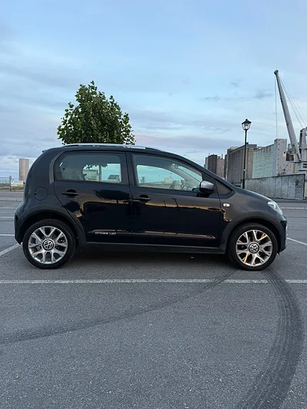 Volkswagen Up 2014 photo 4