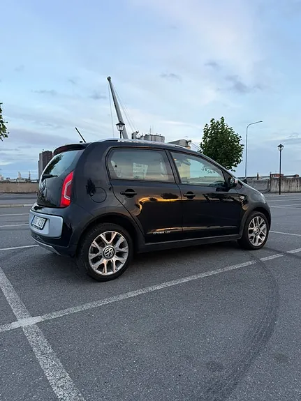 Volkswagen Up 2014 photo 2