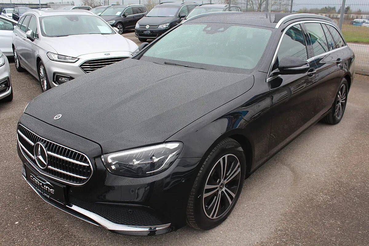 Mercedes-Benz E-Class 2023 photo 3