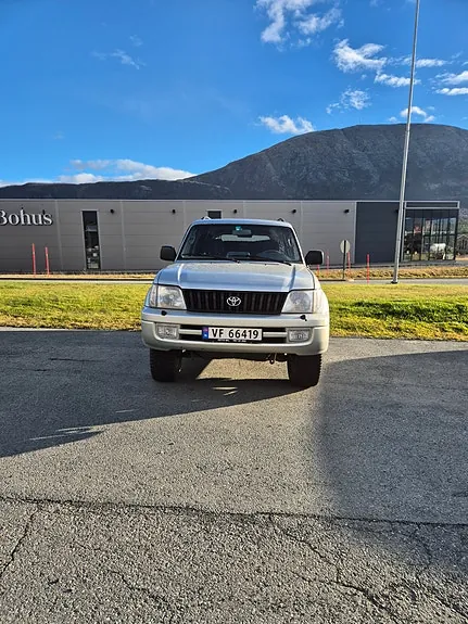 Toyota Land Cruiser 2000 photo 2