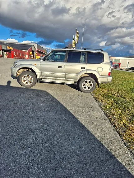 Toyota Land Cruiser 2000 photo 3