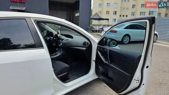 Mazda 3 2010 photo 5