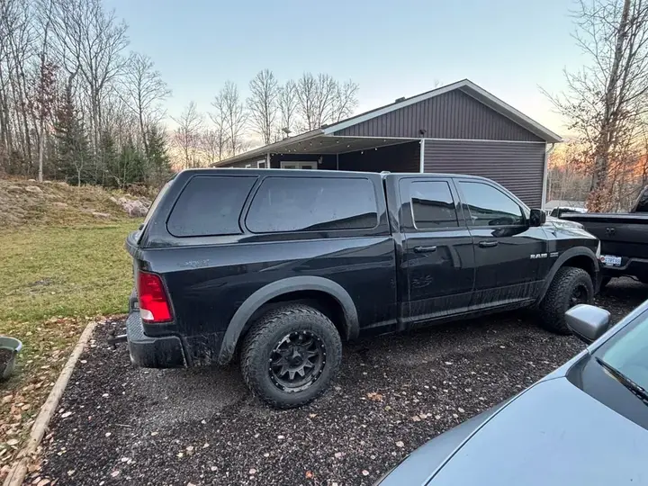 Dodge Ram 1500 2010 photo 2