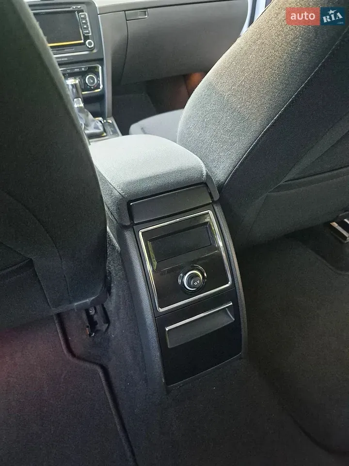 Skoda Superb 2015 photo 4