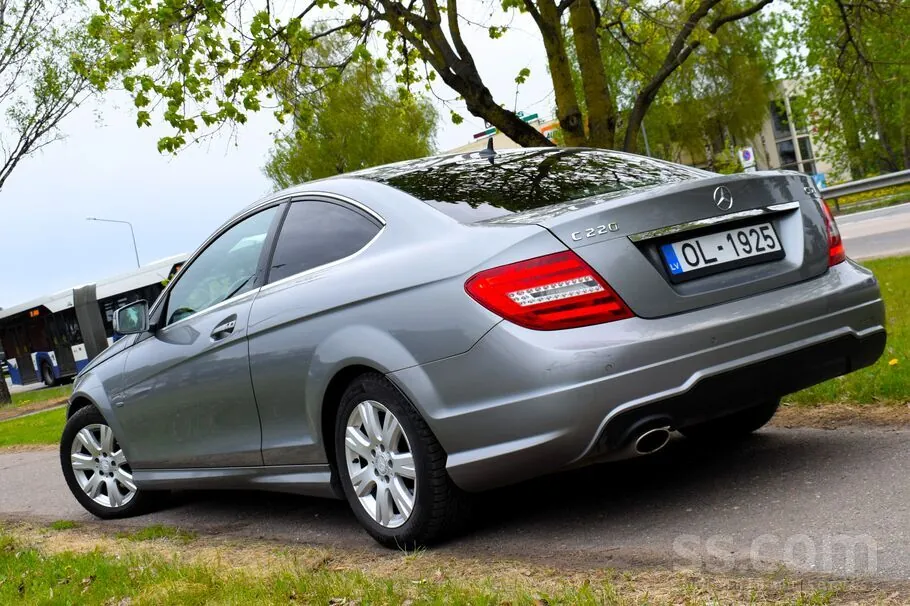 Mercedes-Benz C220 Coupe 2011 photo 5