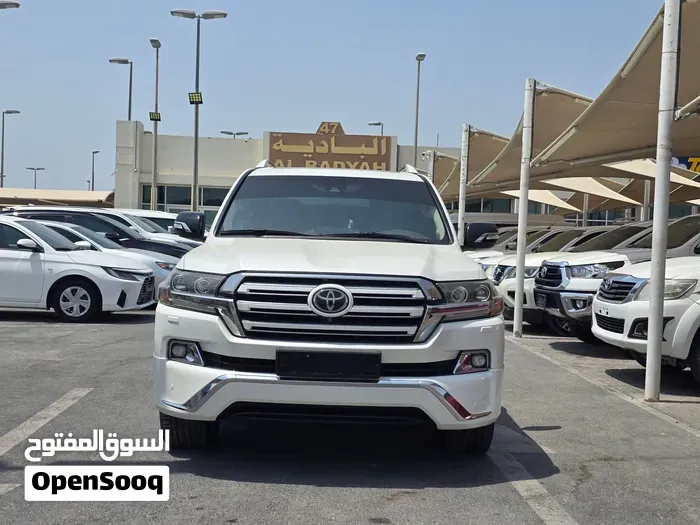 Toyota Land Cruiser 2017 photo 2