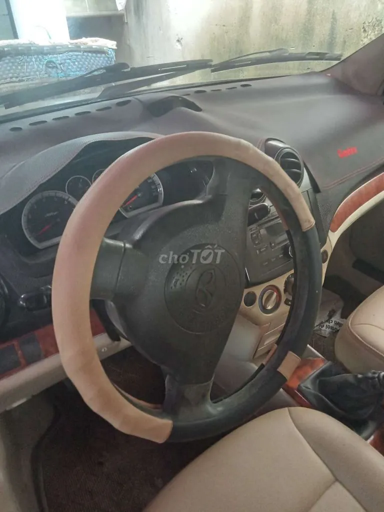 Daewoo Gentra 2009 photo 2