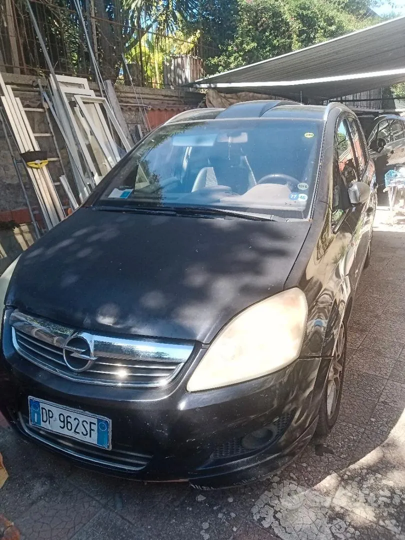 Opel Zafira B 2008 photo 2