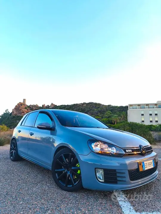 Volkswagen Golf 2010 photo 2