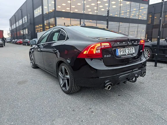Volvo S60 2015 photo 4