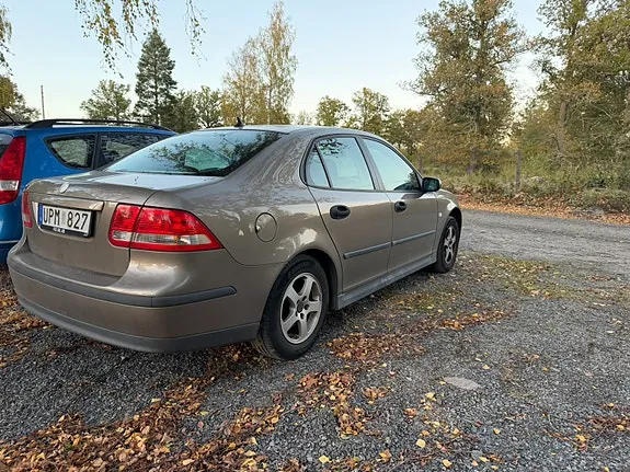 Saab 9-3 2004 photo 2