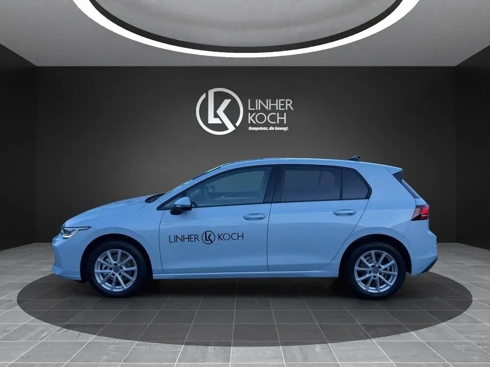 Volkswagen Golf 2026 photo 2