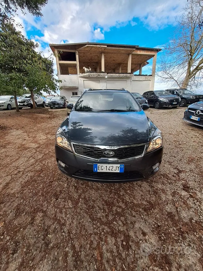Kia Ceed 2011 photo 3