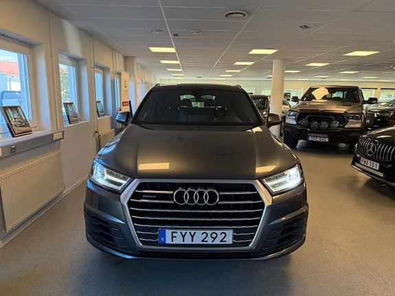 Audi Q7 2017 photo 4