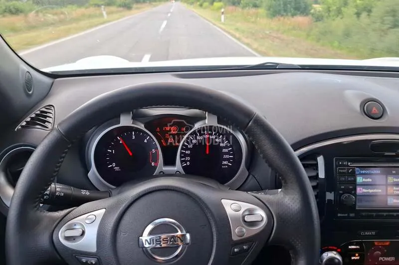 Nissan Juke 2011 photo 4
