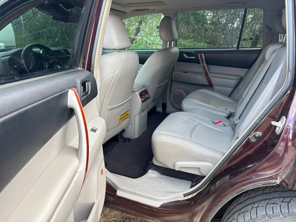 Toyota Highlander 2011 photo 3