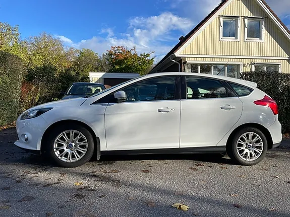 Ford Focus 2012 photo 2