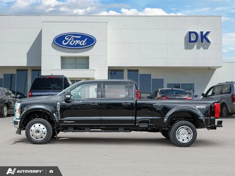 Ford F-450 Super Duty 2026 photo 3