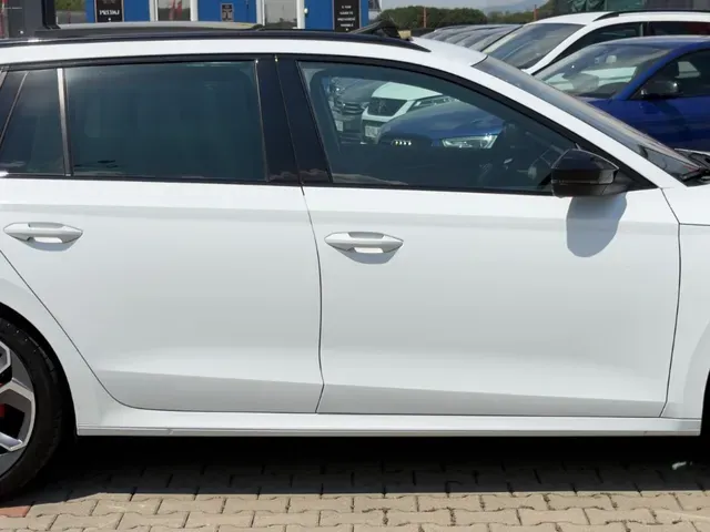 Skoda Octavia 2023 photo 2