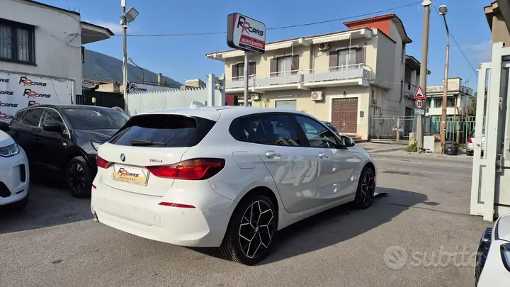 BMW 116D 2022 photo 4