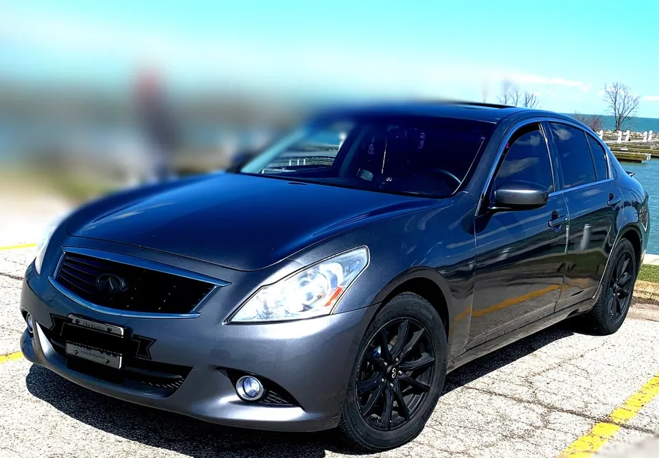 Infiniti G37X 2013 photo 2