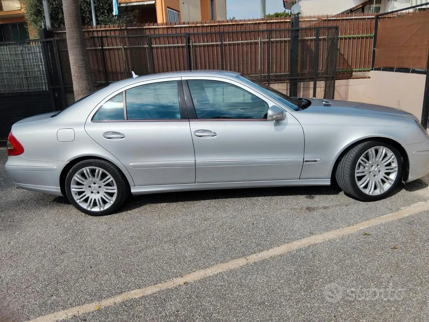 Mercedes-Benz E-Class 2007 photo 4