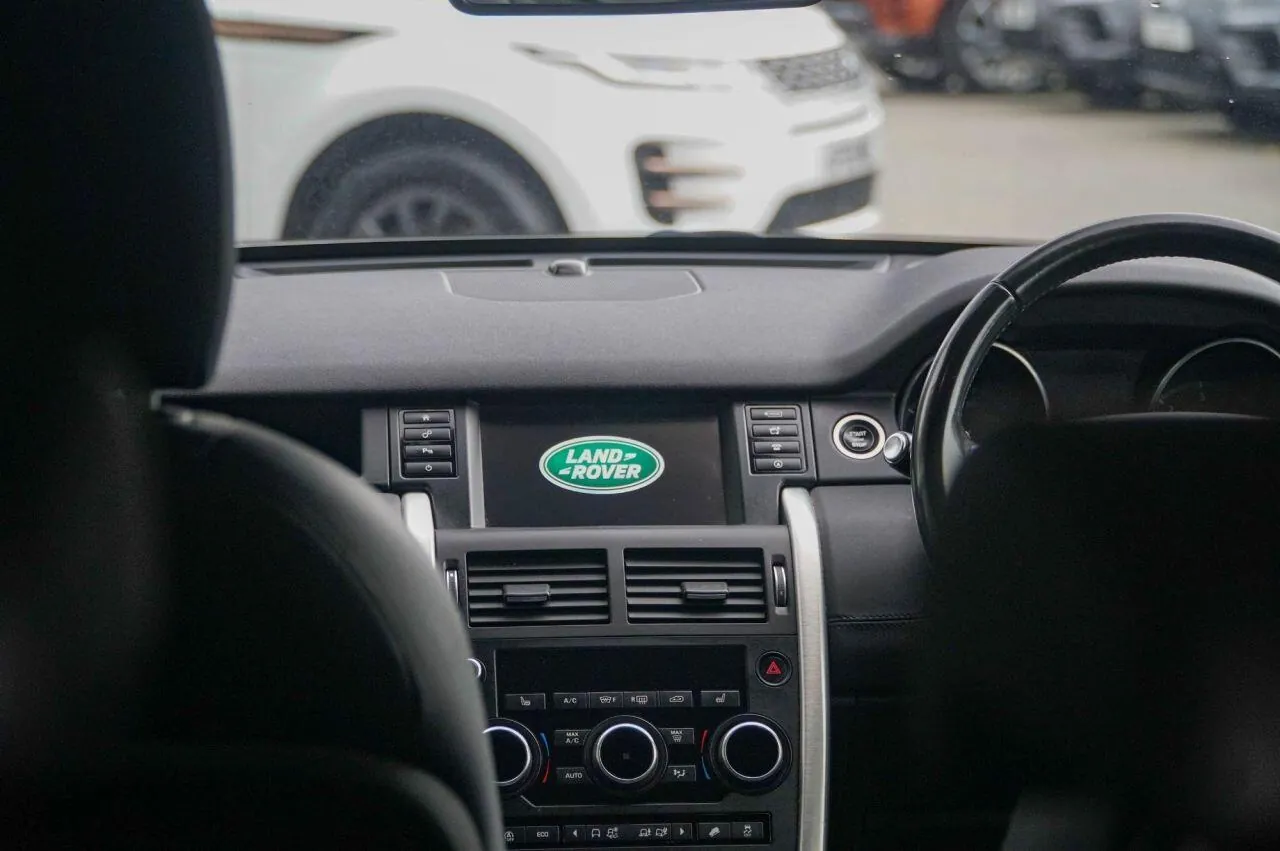 Land Rover Discovery Sport 2017 photo 4