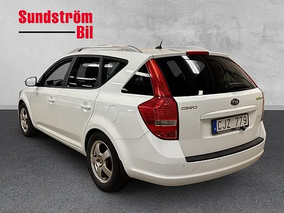 Kia Ceed 2010 photo 4
