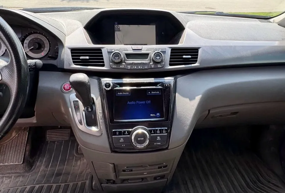 Honda Odyssey 2014 photo 2
