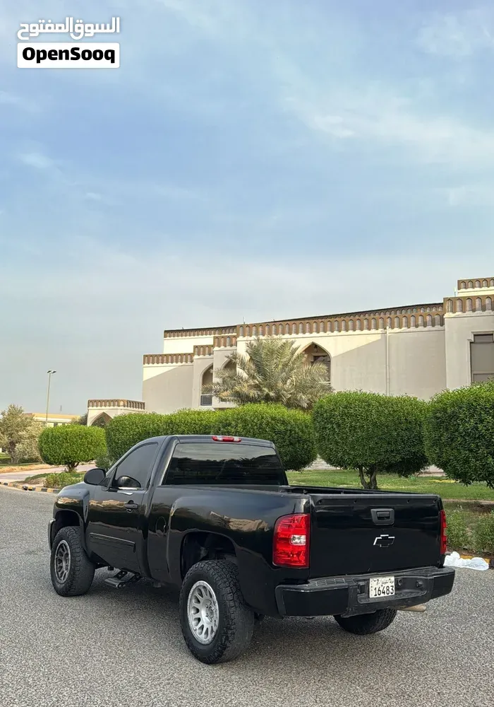 Chevrolet Silverado 2010 photo 2