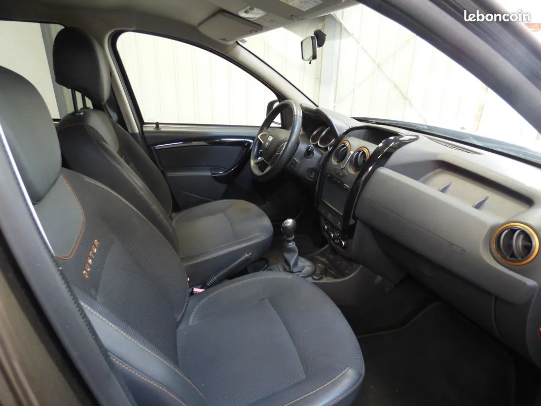 Dacia Duster 2017 photo 2