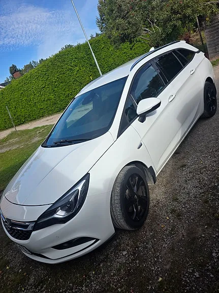 Opel Astra 2017 photo 2
