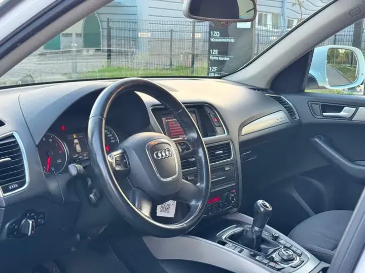 Audi Q5 2010 photo 3