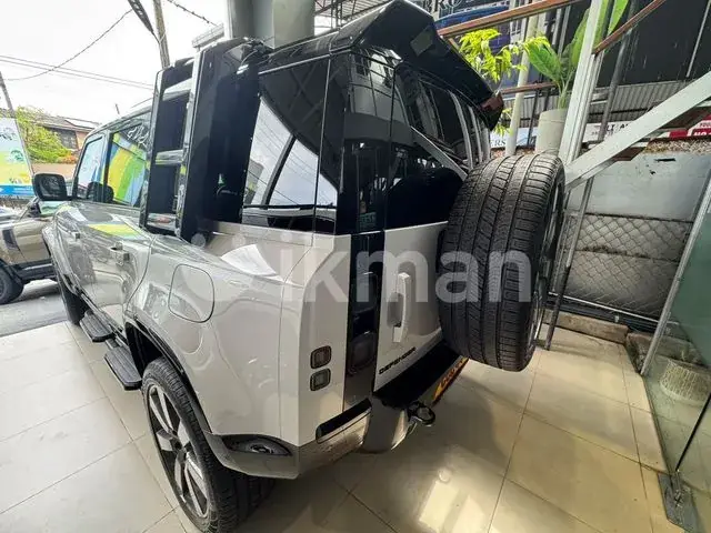 Land Rover Defender 2026 photo 4