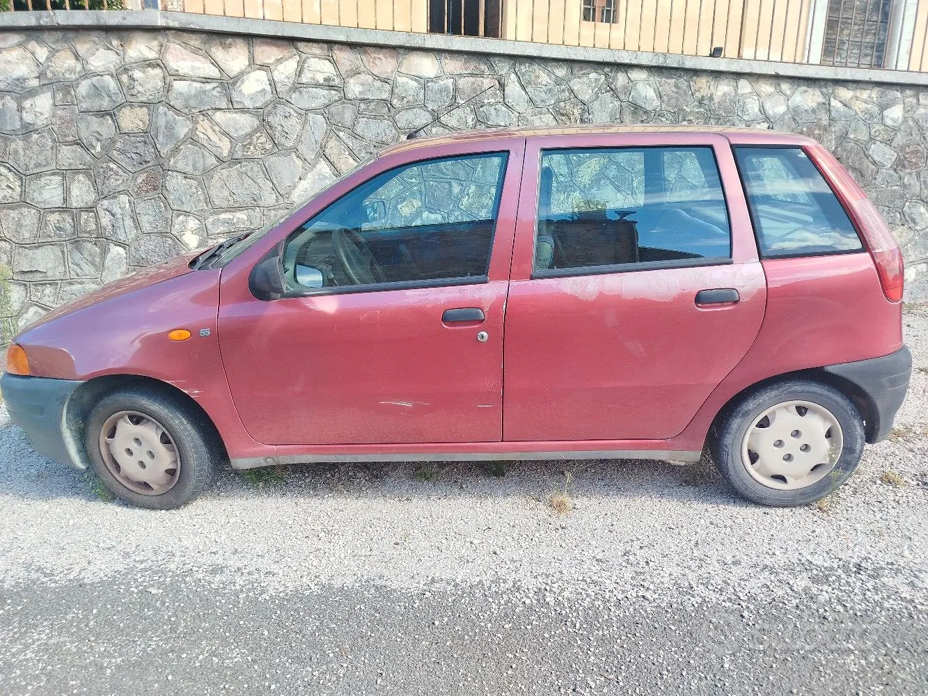 Fiat Punto 1999 photo 2