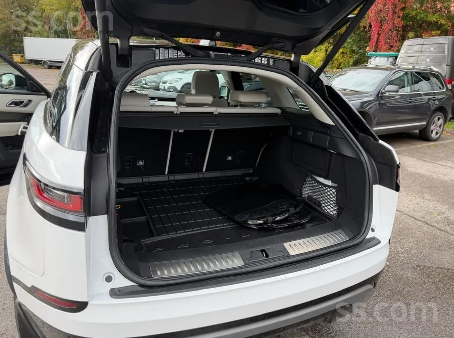 Land Rover Range Rover Velar 2020 photo 4