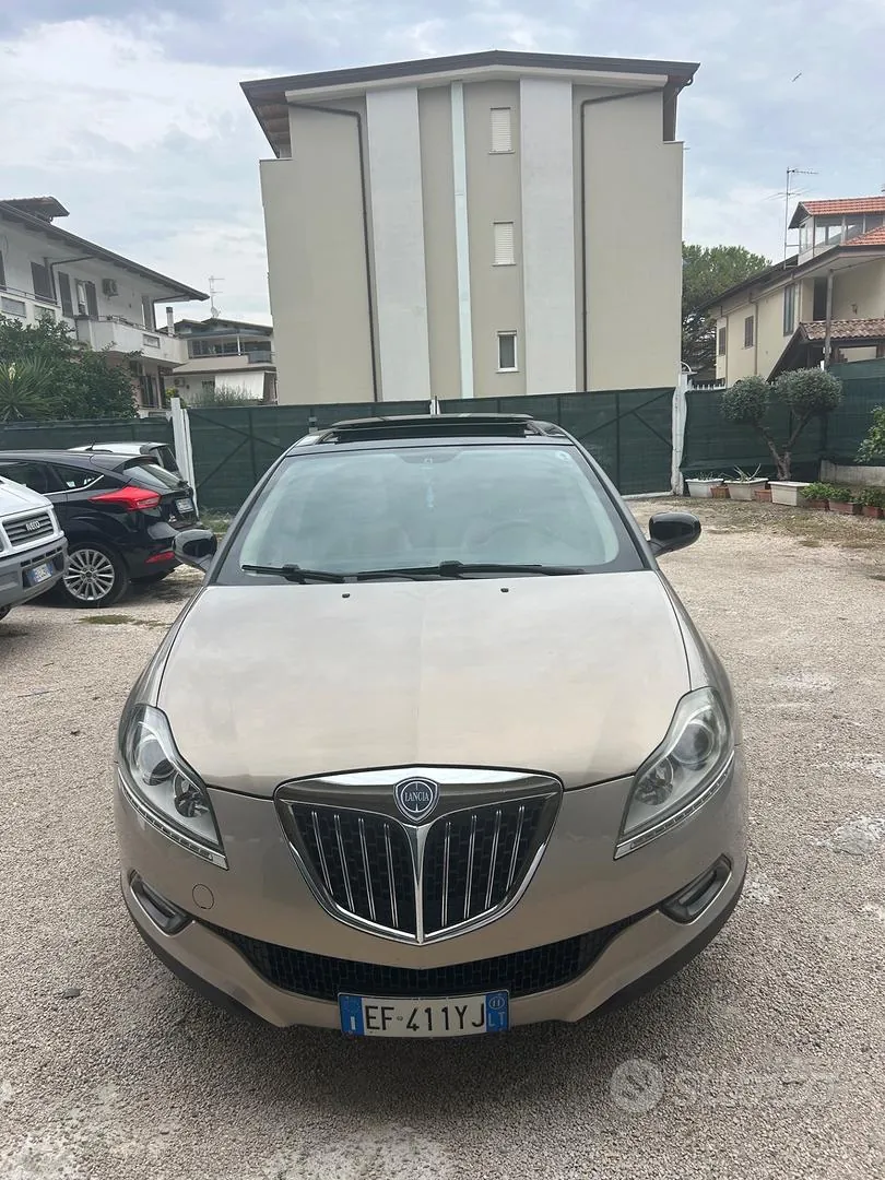 Lancia Delta 2011 photo 2